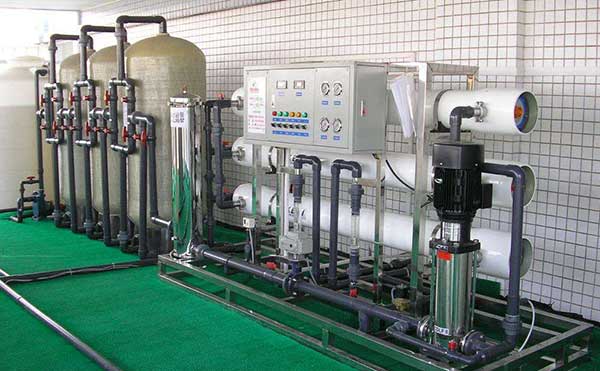 反滲透純凈水設(shè)備系統(tǒng)組成介紹(圖) 反滲透純凈水設(shè)備系統(tǒng)組成介紹(圖)