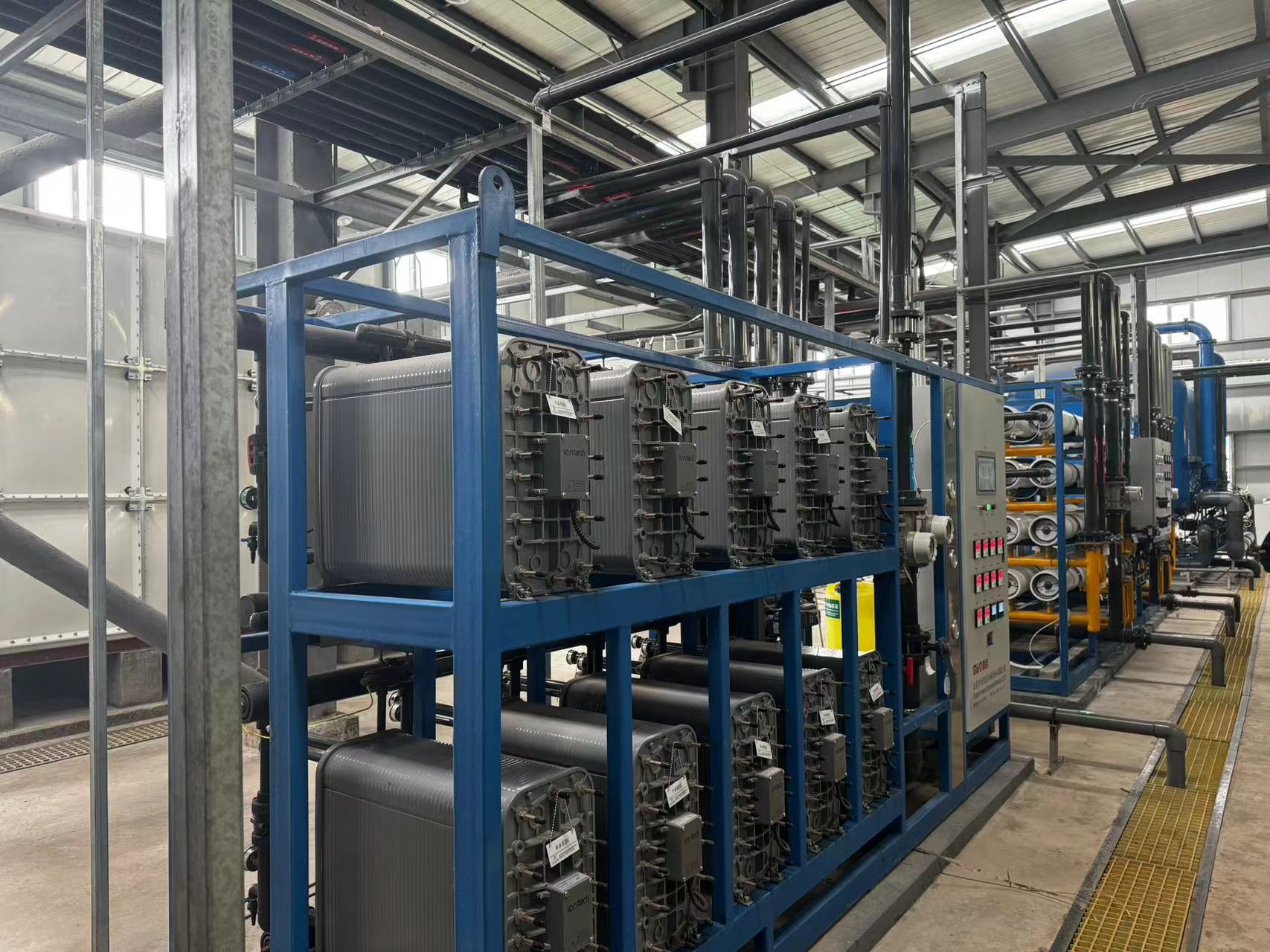 反滲透設(shè)備 反滲透設(shè)備